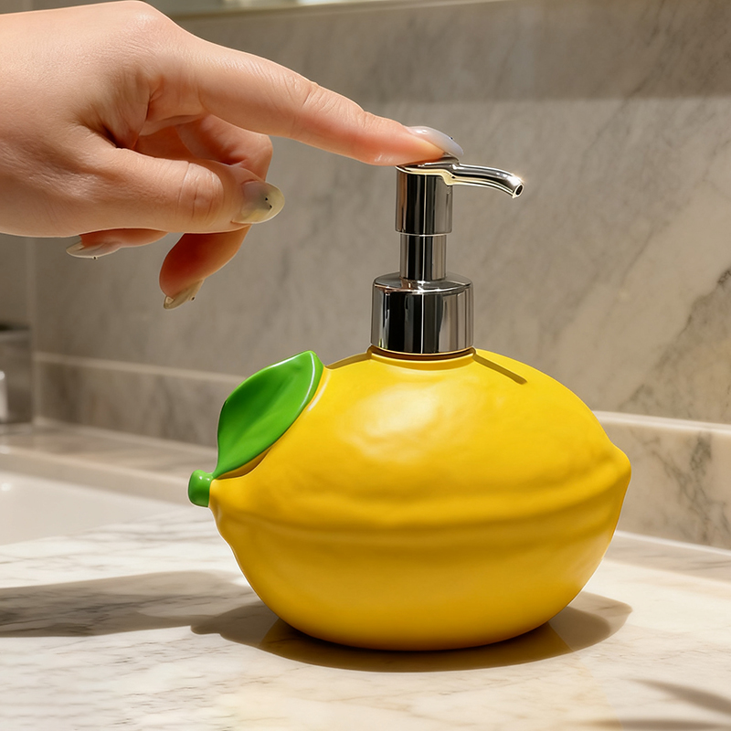 かわいいレモン型樹脂製ソープディスペンサー、フルーツローショ - Soap Making Jar のレビューと価格