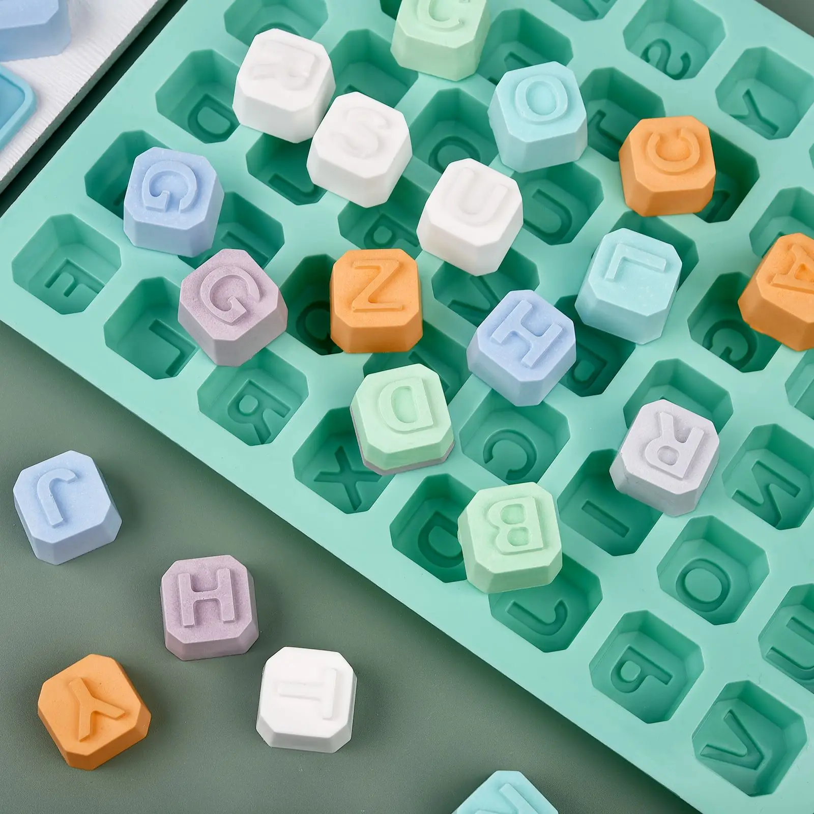 48 文字英語アルファベット文字シリコーン型石鹸型ケーキカッ - Soap Making Tutorial のレビューと価格